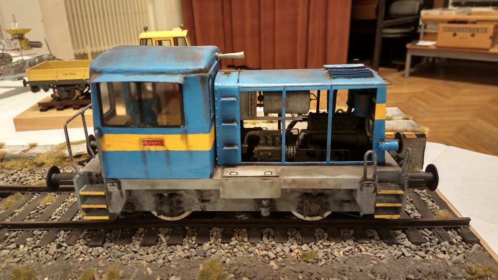 398566
