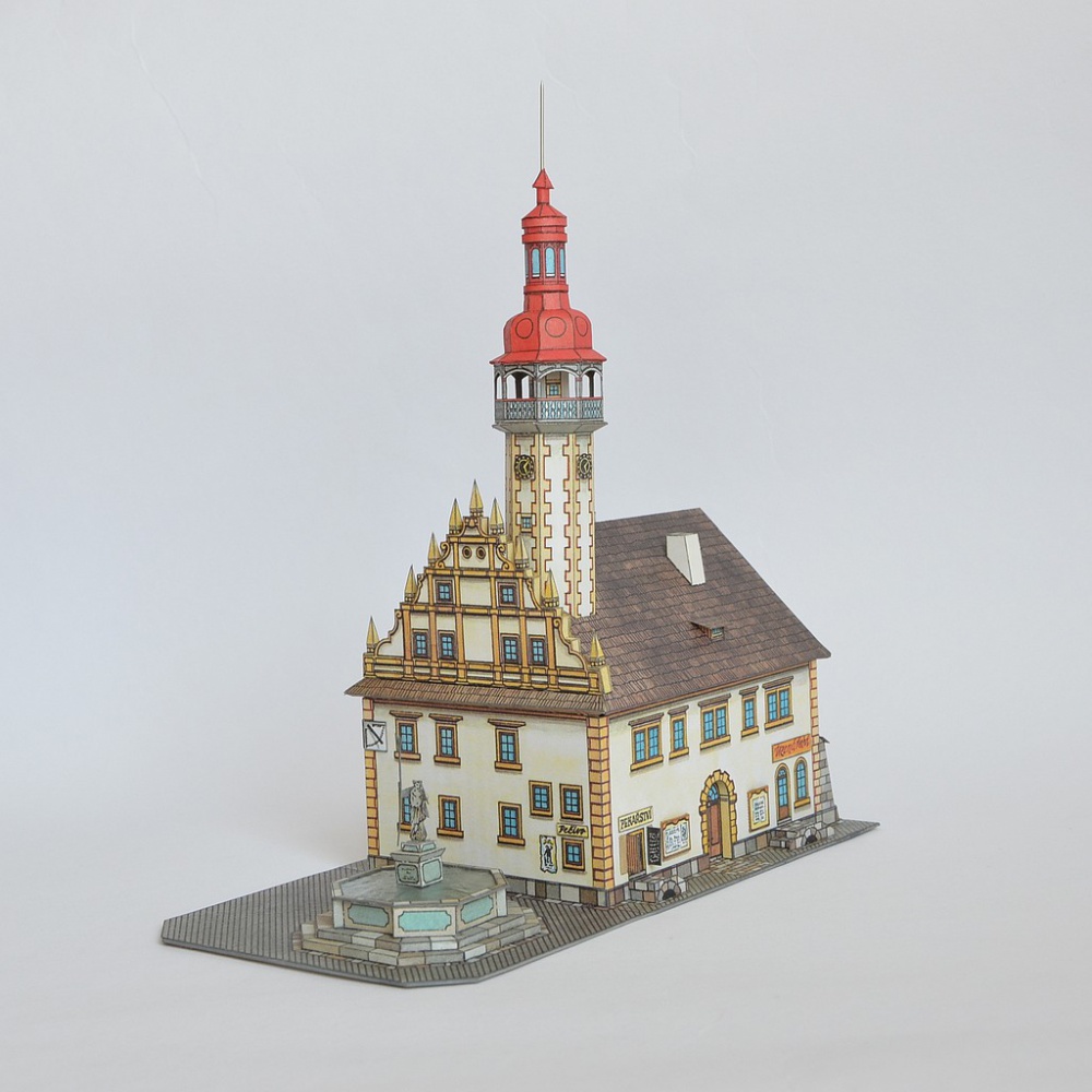 Liberecká radnice z roku 1603 s kašnou (Plnďż˝ velikost v novďż˝m oknďż˝) Liberecká radnice z roku 1603 s kašnou