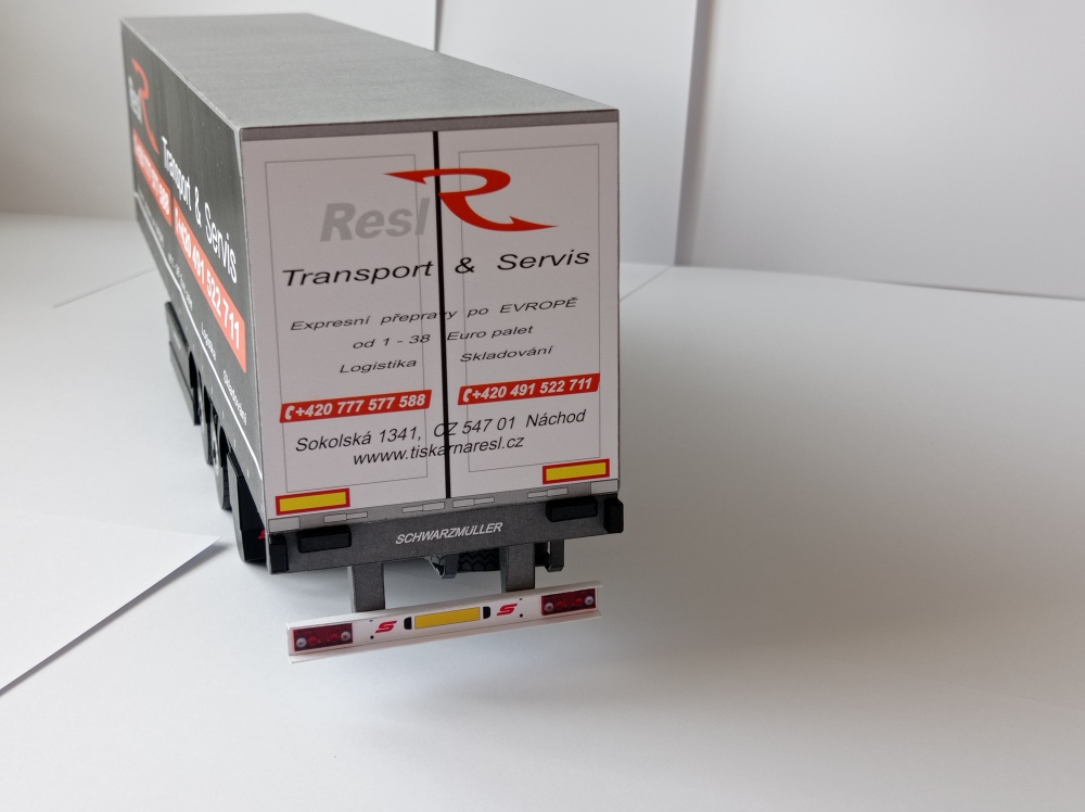 Skříňový návěs RESL transport (Plná velikost v novém okně) Skříňový návěs RESL transport