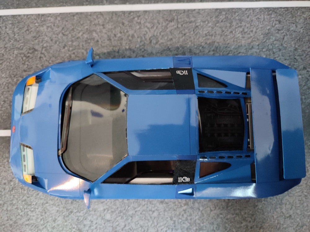 Bugatti EB110 GT (Plná velikost v novém okně) Bugatti EB110 GT