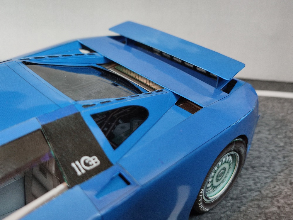 Bugatti EB110 GT (Plná velikost v novém okně) Bugatti EB110 GT