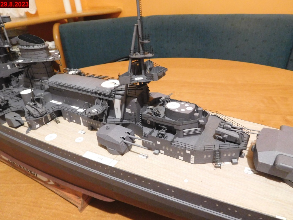 422333