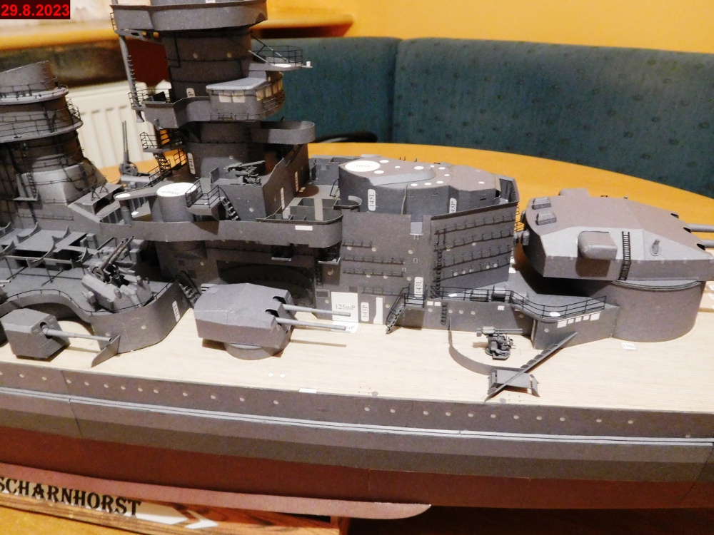 422338