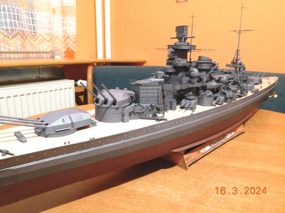 428032