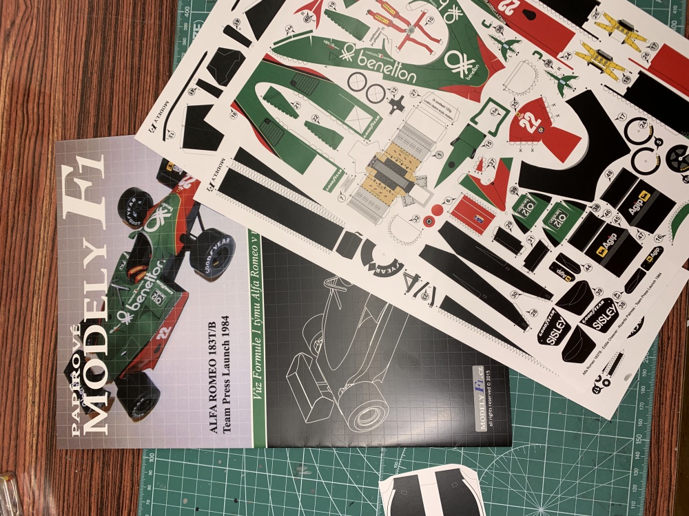 Alfa Romeo 183t - Team Press 1/24 (Plná velikost v novém okně) Alfa Romeo 183t - Team Press 1/24