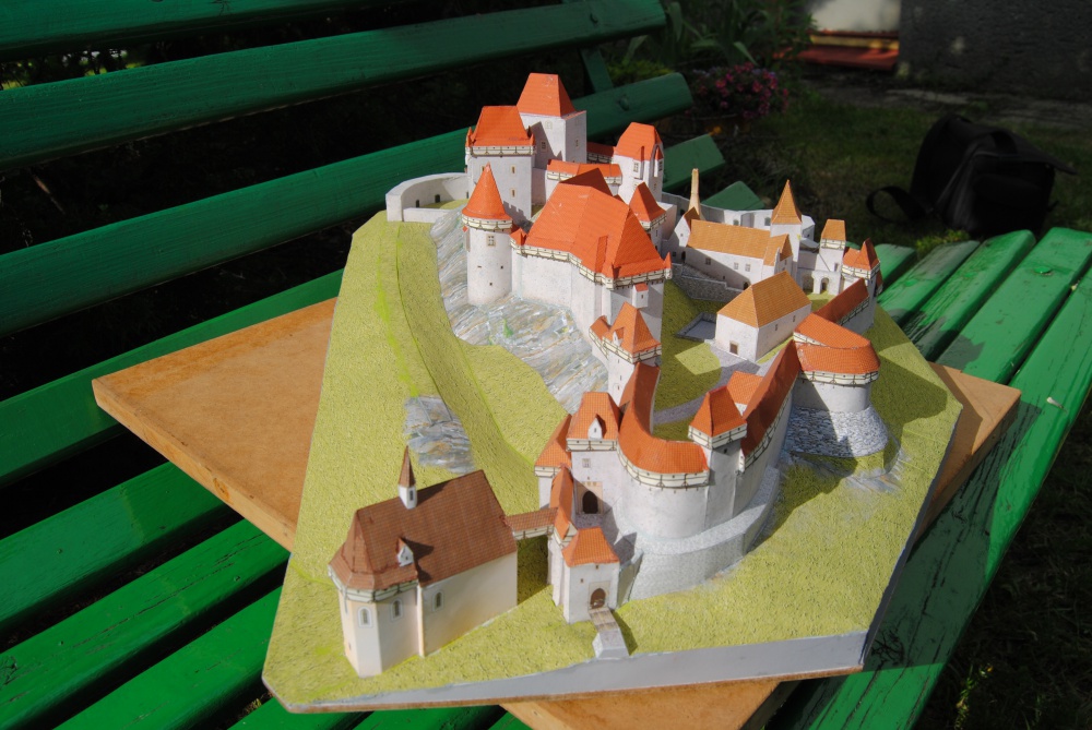 Hrad Rabí (Plná velikost v novém okně) Hrad Rabí