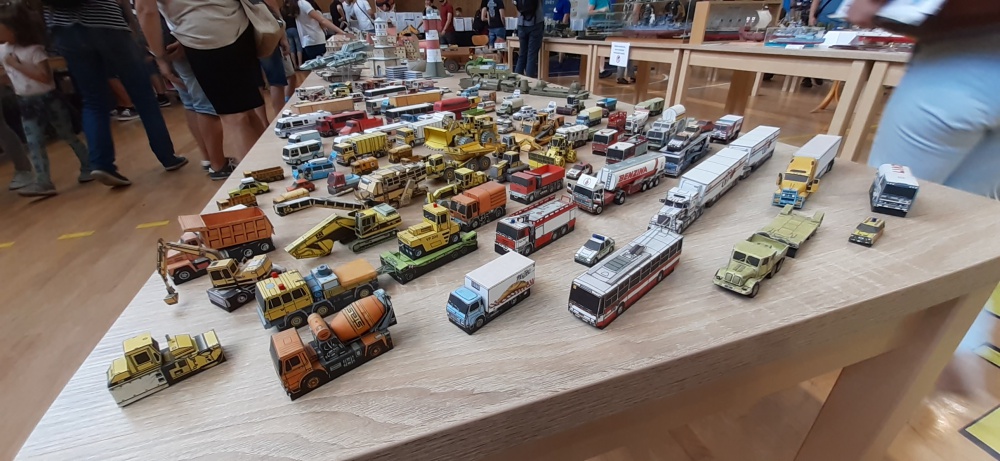 402235