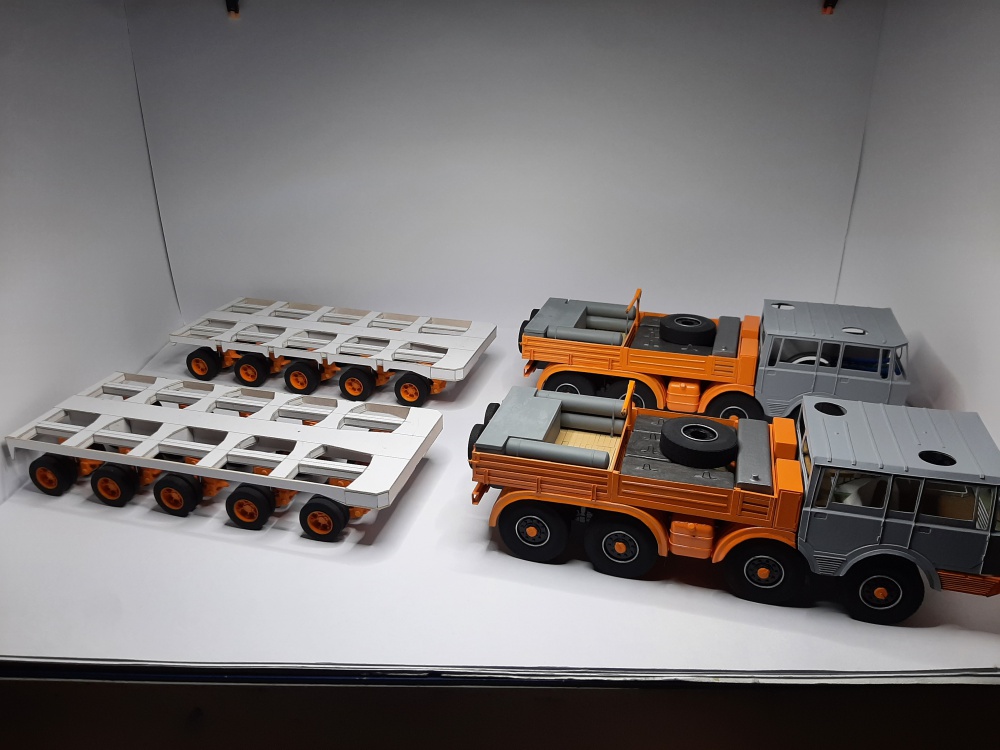 Tatra T813 TP 8x8 270k+ Scheuerle 125t (Plná velikost v novém okně) Tatra T813 TP 8x8 270k+ Scheuerle 125t