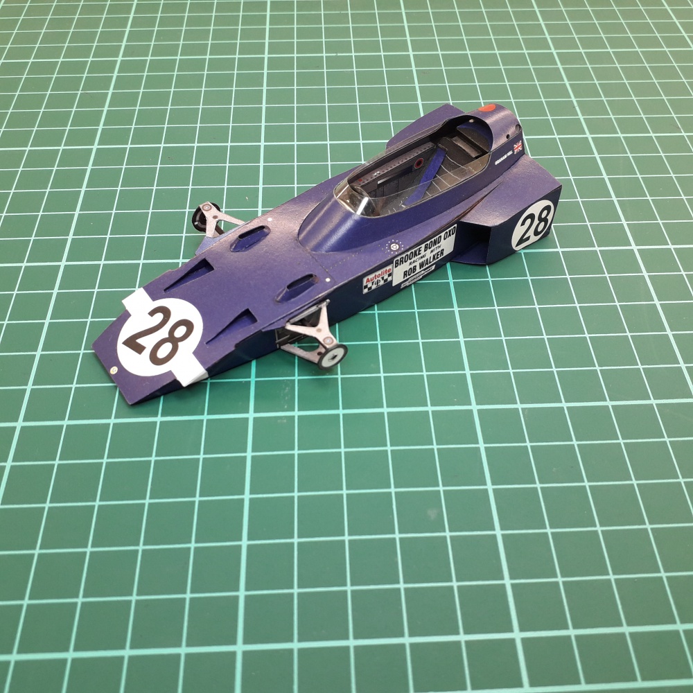 405557