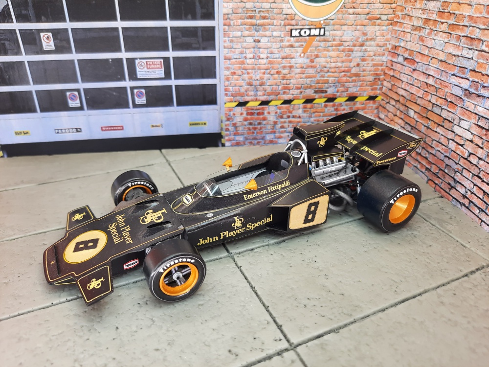 425225