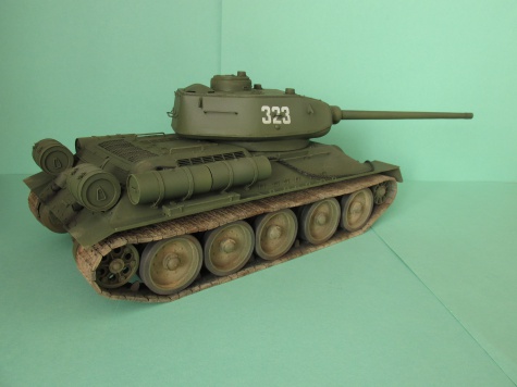tank T-34/85 tank T-34/85