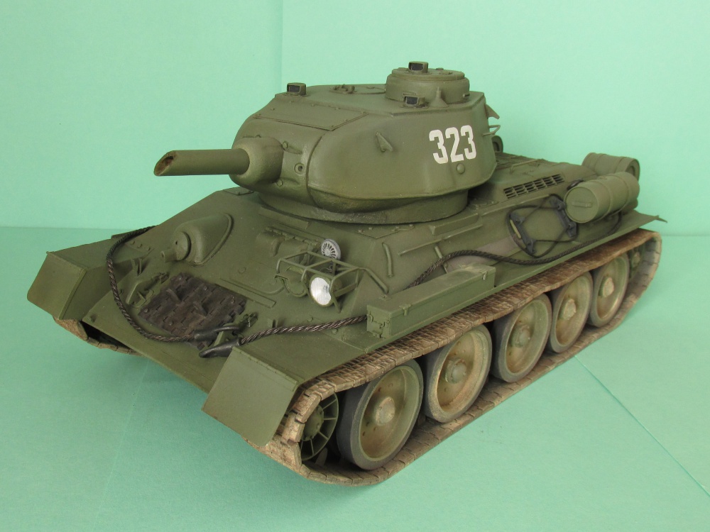 tank T-34/85 (Pln� velikost v nov�m okn�) tank T-34/85