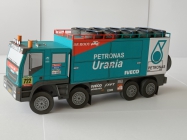 Dakar 2015 De Rooy team - z�vodn� kamion + doprovod