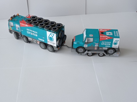 Dakar 2015 De Rooy team - závodní kamion + doprovod Dakar 2015 De Rooy team - závodní kamion + doprovod
