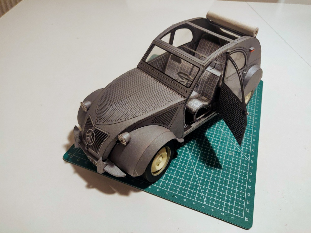Citroen 2CV (Plná velikost v novém okně) Citroen 2CV