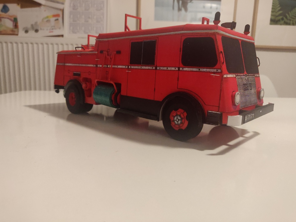 405304
