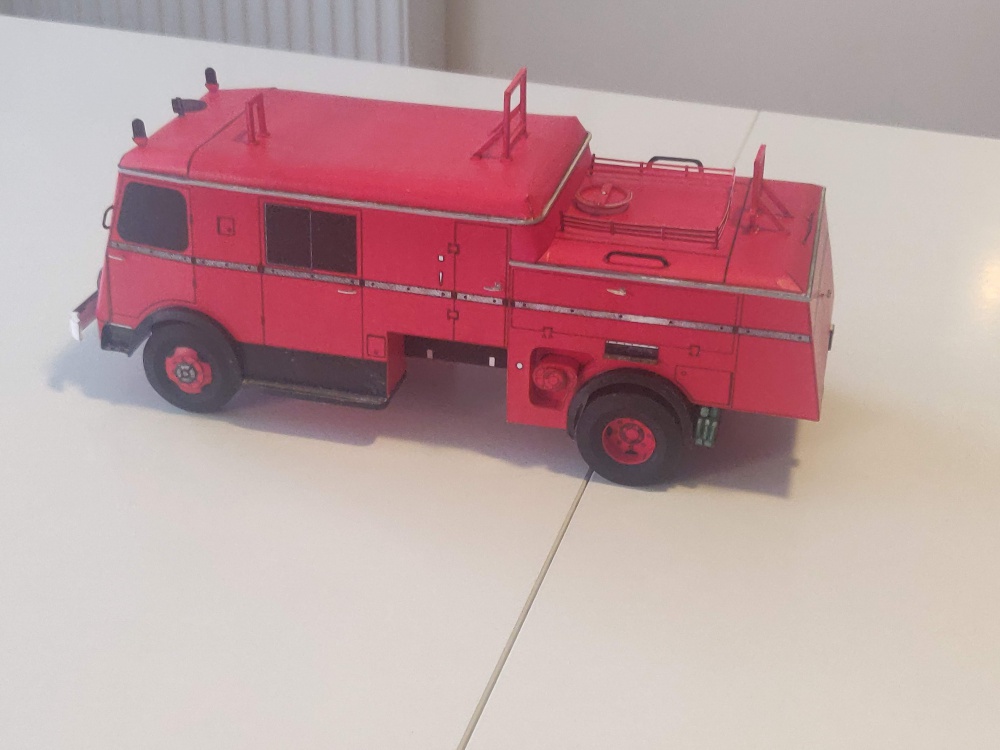 405313