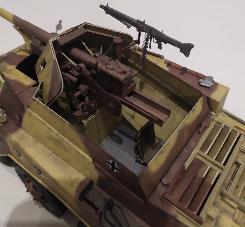 410272
