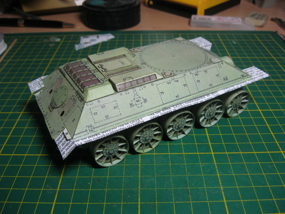 Tank T 34/76 z r.1943 (Plná velikost v novém okně) Tank T 34/76 z r.1943