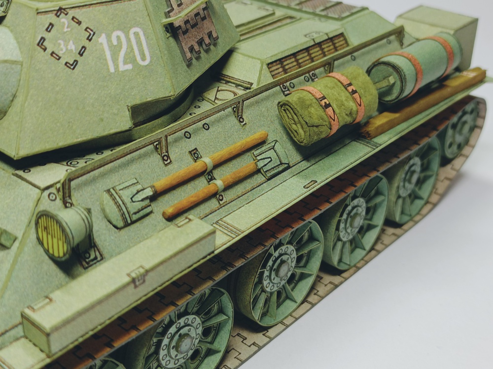 Tank T 34/76 z r.1943 (Plná velikost v novém okně) Tank T 34/76 z r.1943