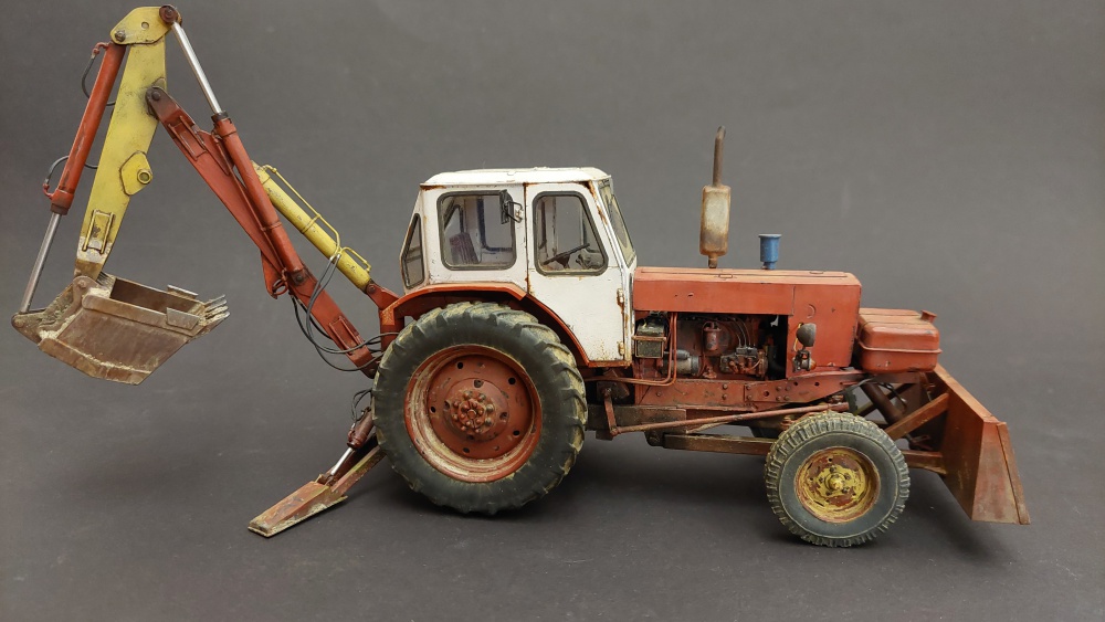 B�lorus traktorbagr