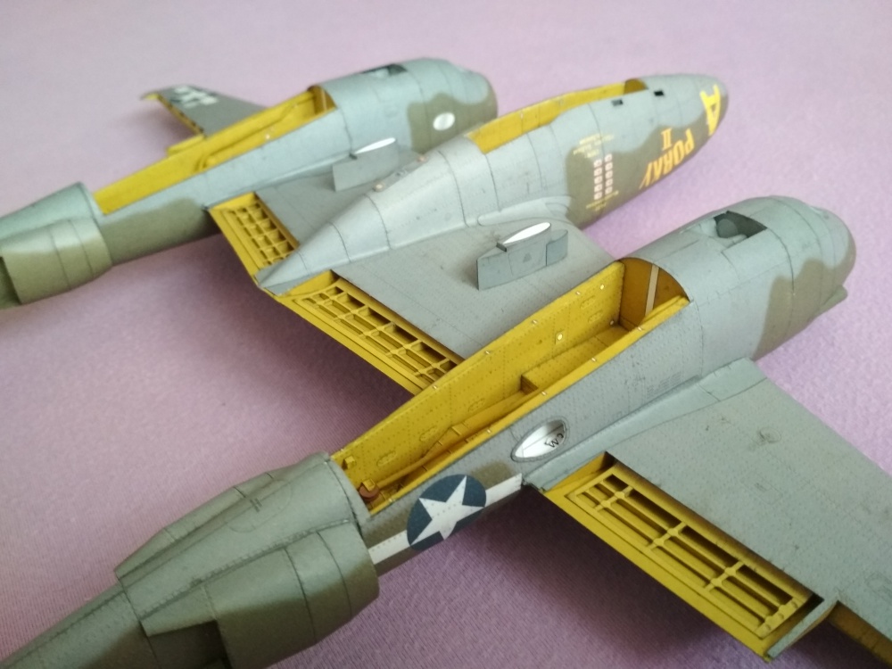 P-38H LIGHTNING (Plná velikost v novém okně) P-38H LIGHTNING