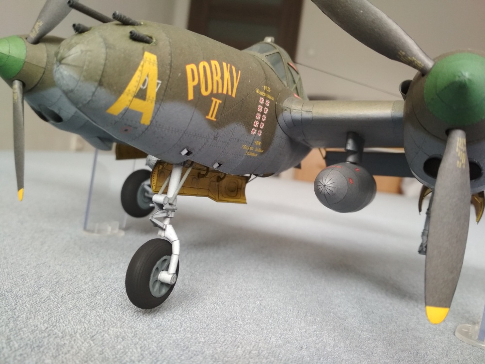 P-38H LIGHTNING (Plná velikost v novém okně) P-38H LIGHTNING