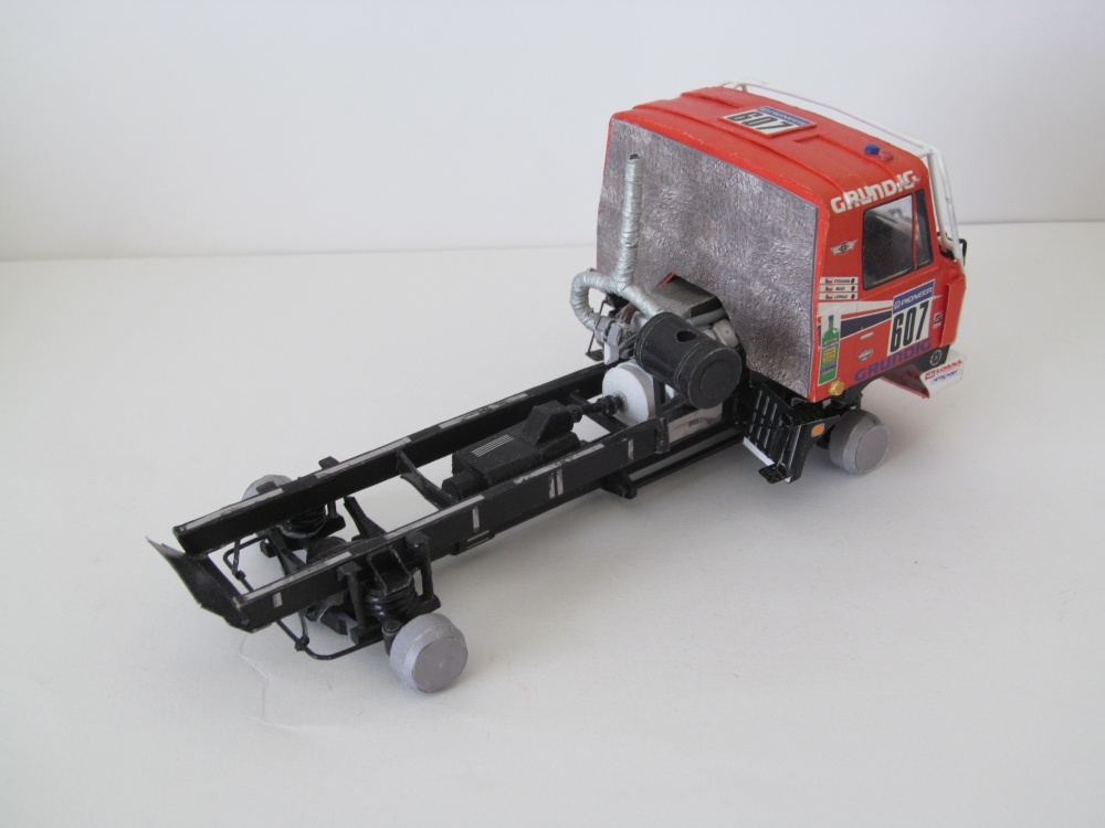 413181
