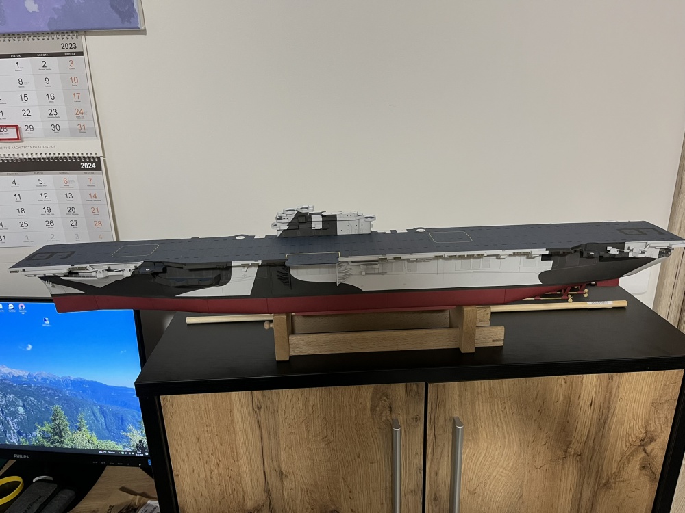 421571