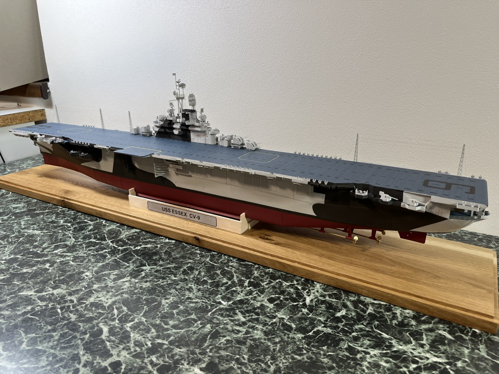 422829