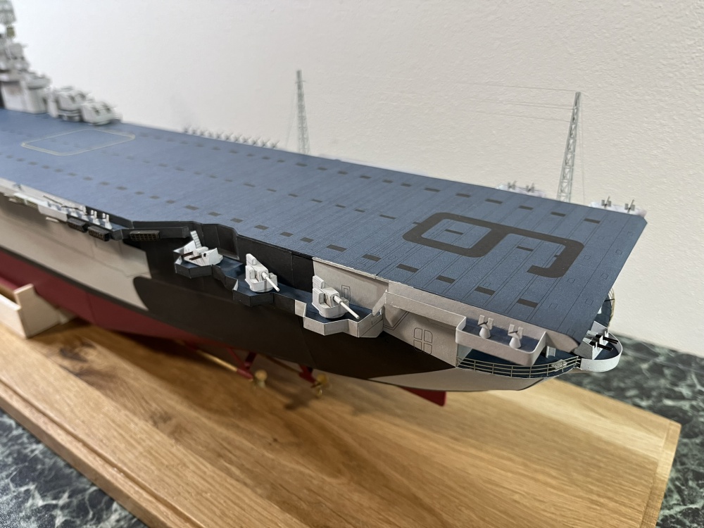 422838