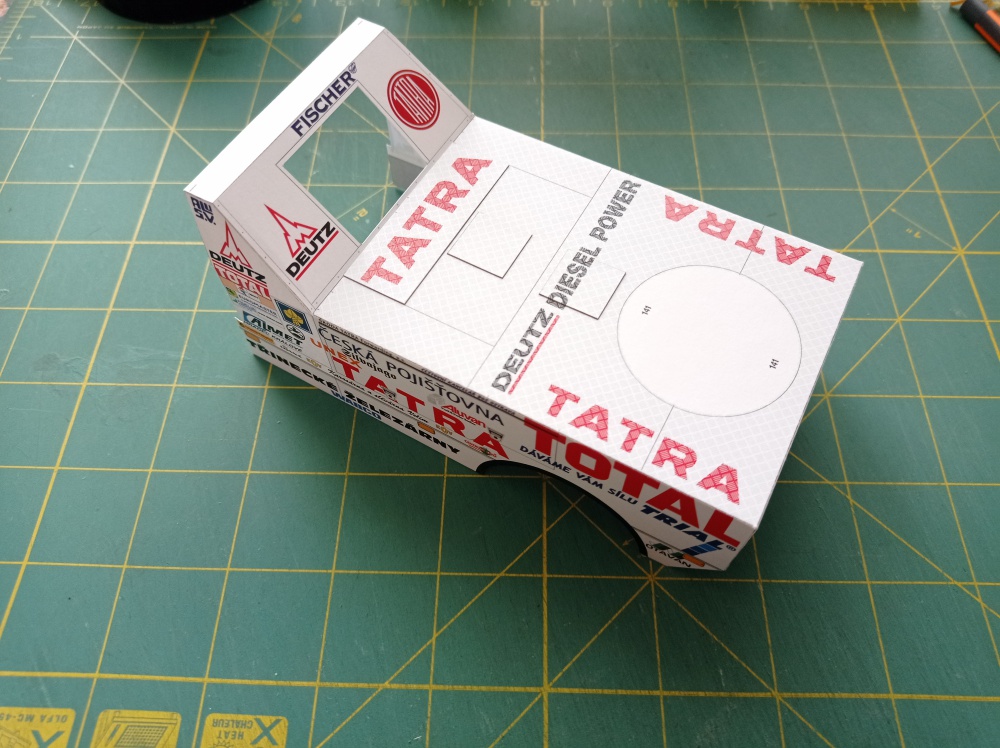 Tatra T 815 2 ZE R 55 16 400 4x4 .1/33 Puma, Dakar 2001 (Plná velikost v novém okně) Tatra T 815 2 ZE R 55 16 400 4x4 .1/33 Puma, Dakar 2001