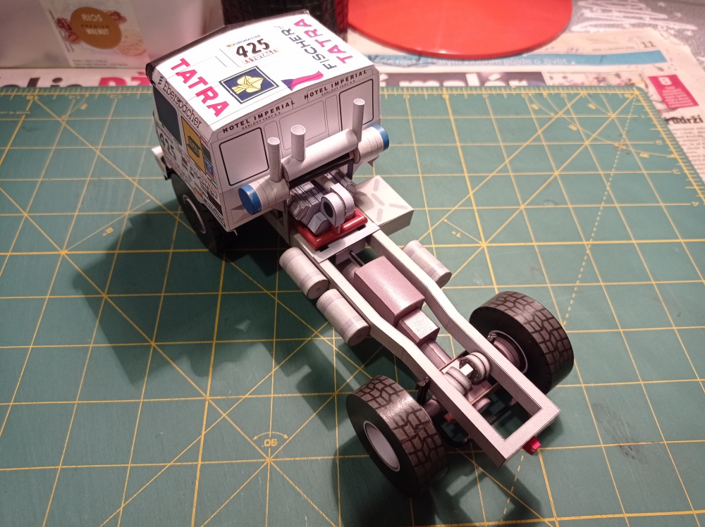 Tatra T 815 2 ZE R 55 16 400 4x4 .1/33 Puma, Dakar 2001 (Plná velikost v novém okně) Tatra T 815 2 ZE R 55 16 400 4x4 .1/33 Puma, Dakar 2001