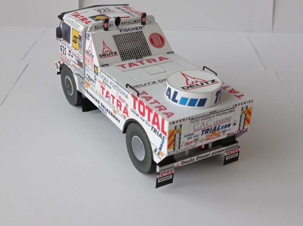 Tatra T 815 2 ZE R 55 16 400 4x4 .1/33 Puma, Dakar 2001 (Plná velikost v novém okně) Tatra T 815 2 ZE R 55 16 400 4x4 .1/33 Puma, Dakar 2001