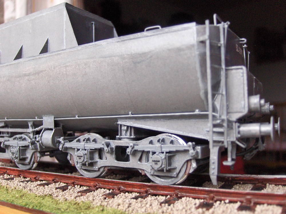 407800