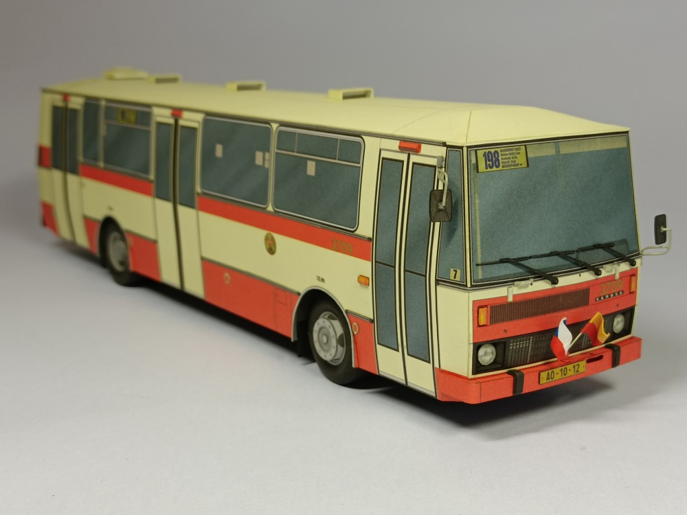 443800