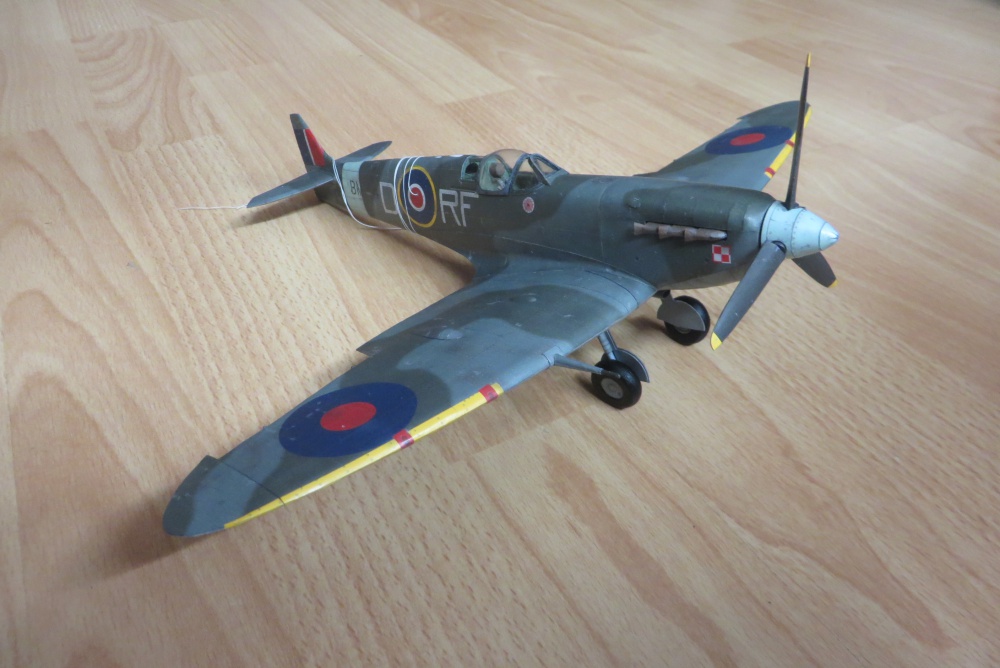 Supermarine Spitfire Vb (Plná velikost v novém okně) Supermarine Spitfire Vb