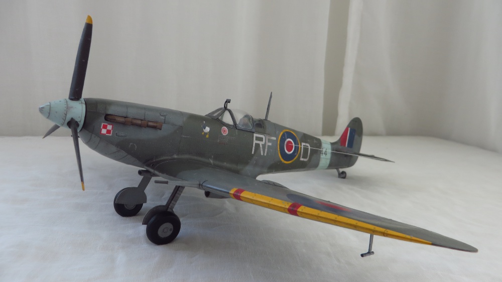 Supermarine Spitfire Vb (Plná velikost v novém okně) Supermarine Spitfire Vb