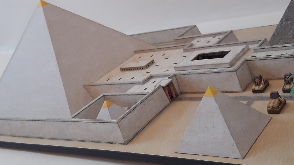 Sahureova pyramida (Plná velikost v novém okně) Sahureova pyramida