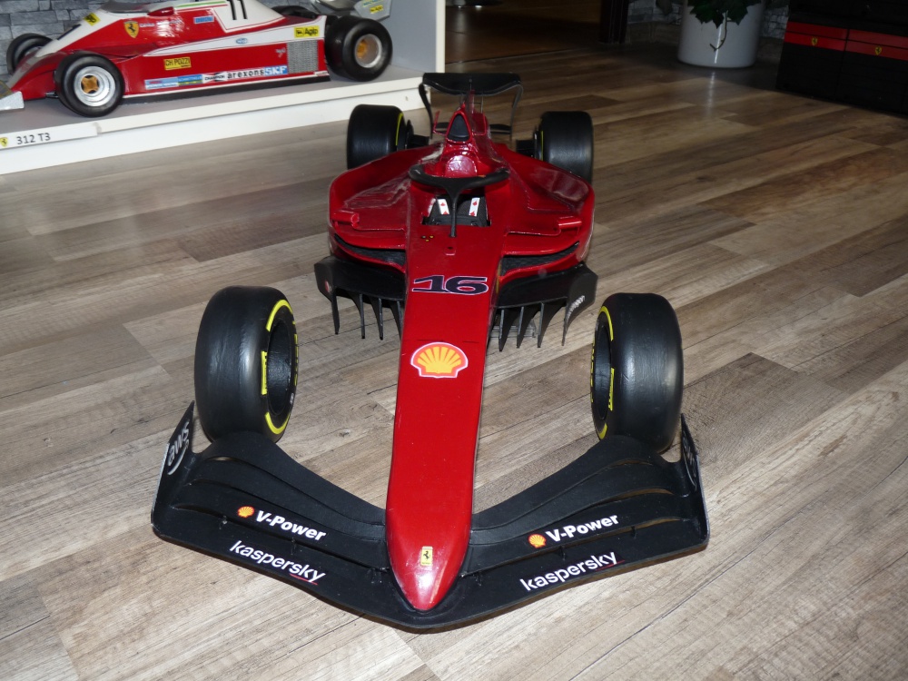 Ferrari F 75 (Plná velikost v novém okně) Ferrari F 75