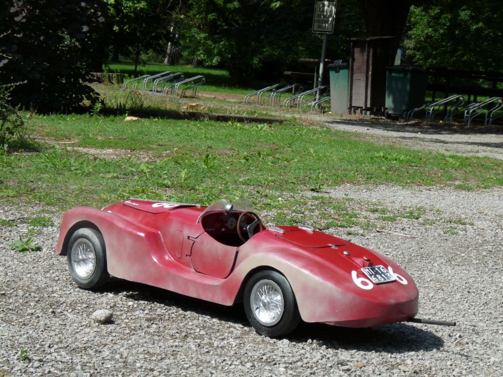 Auto Aveo Construzione tipo 815 (Plná velikost v novém okně) Auto Aveo Construzione tipo 815