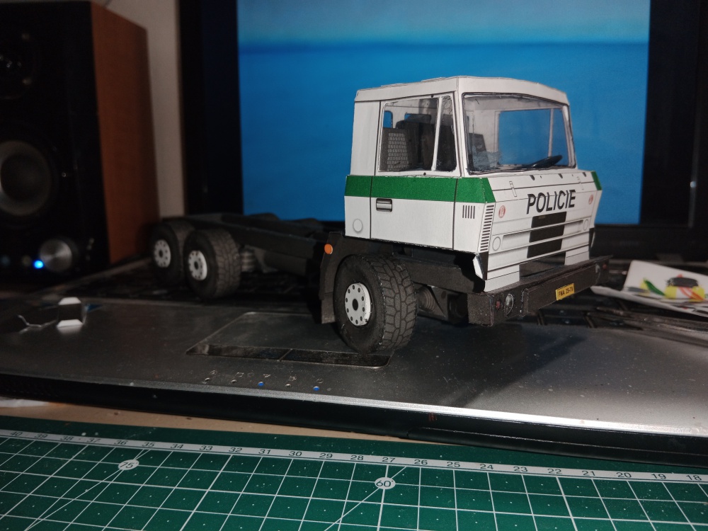 413961