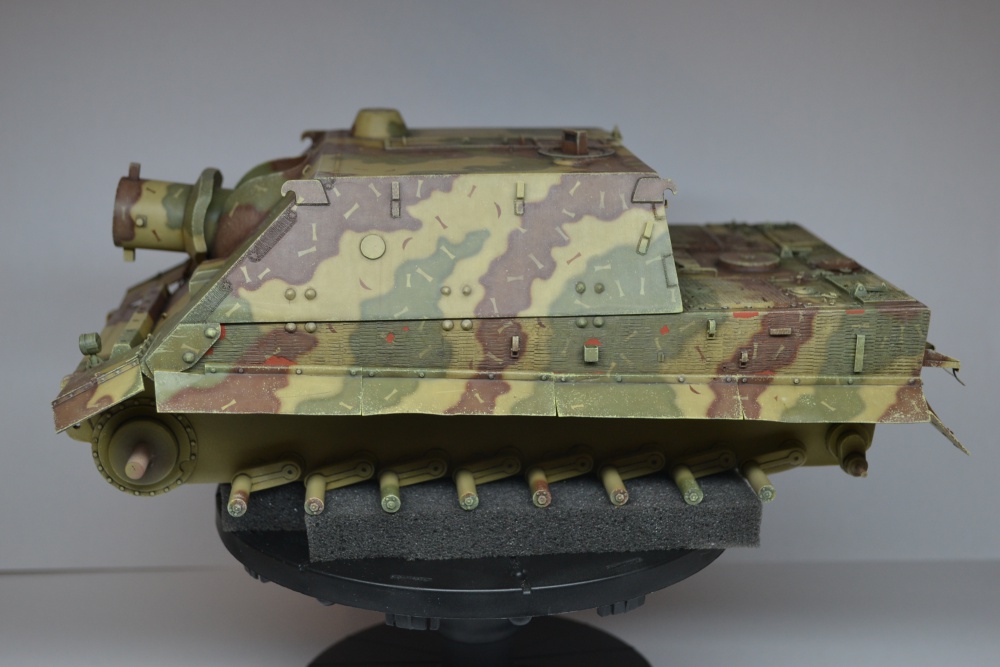 Sturmtiger (Plná velikost v novém okně) Sturmtiger