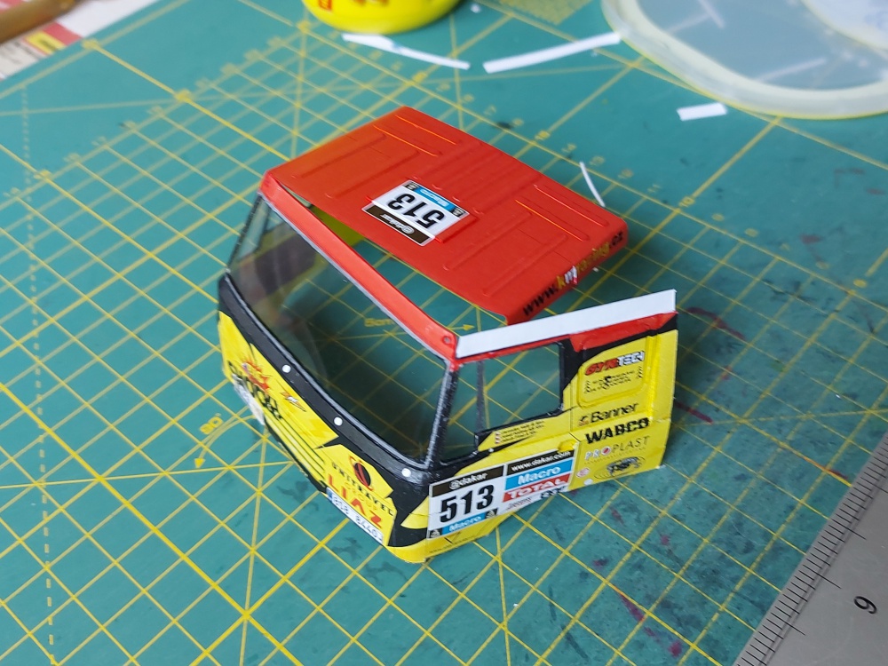 416413