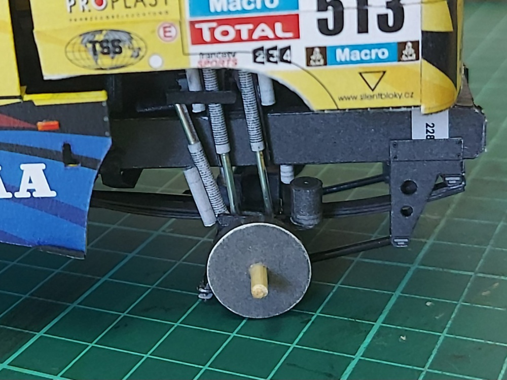 416751