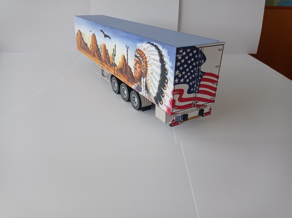 412605
