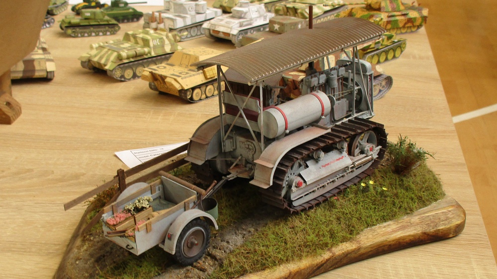413069