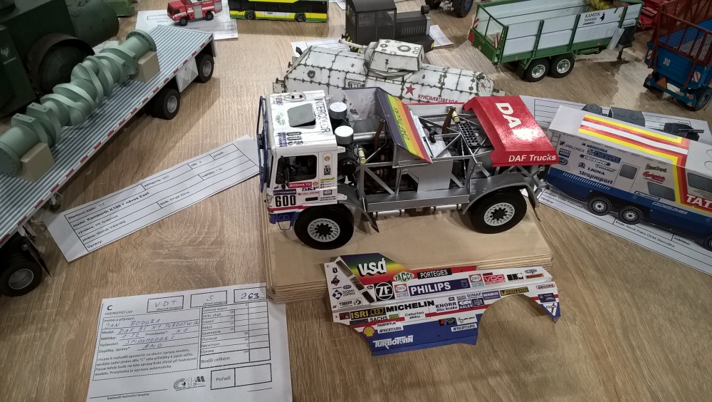 413241