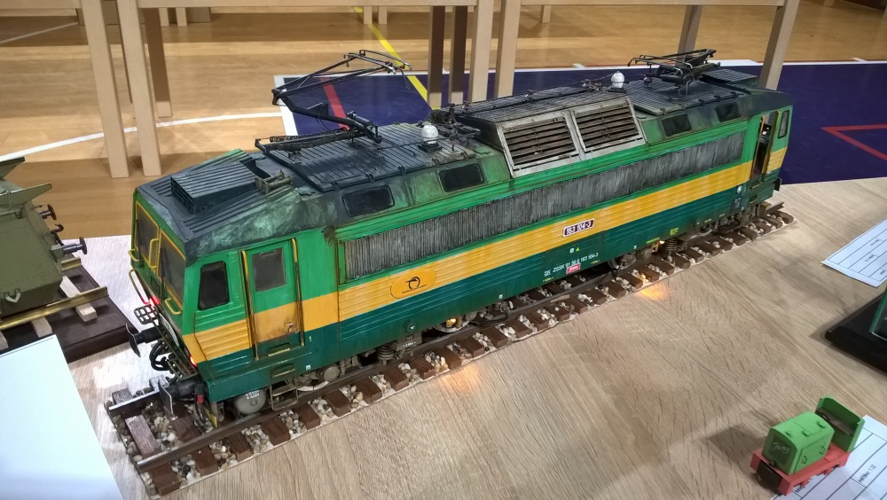 413250