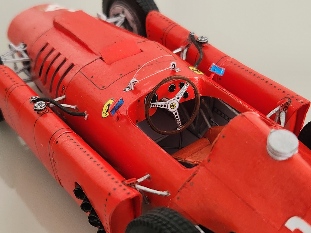 Ferrari D50 - Musso/Fangio - GP da Argentina 1956 (Plná velikost v novém okně) Ferrari D50 - Musso/Fangio - GP da Argentina 1956